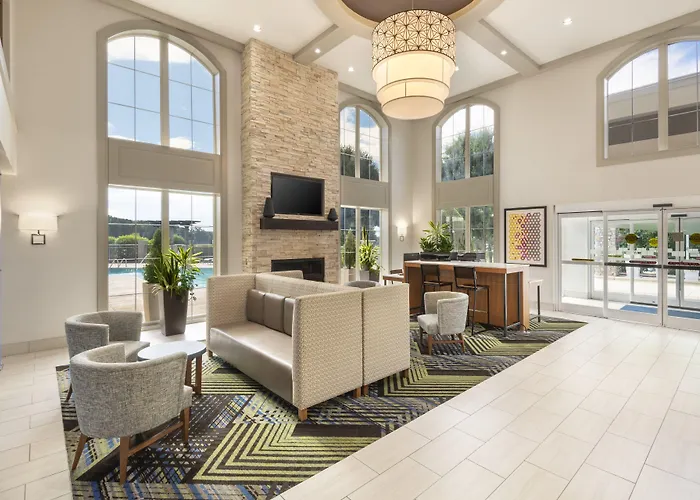 Holiday Inn Express & Suites Asheville Sw - Outlet Ctr Area By Ihg